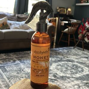 Urban Hydration‎ Honey Health & Repair Detangling Spray. 6.8 fl oz.